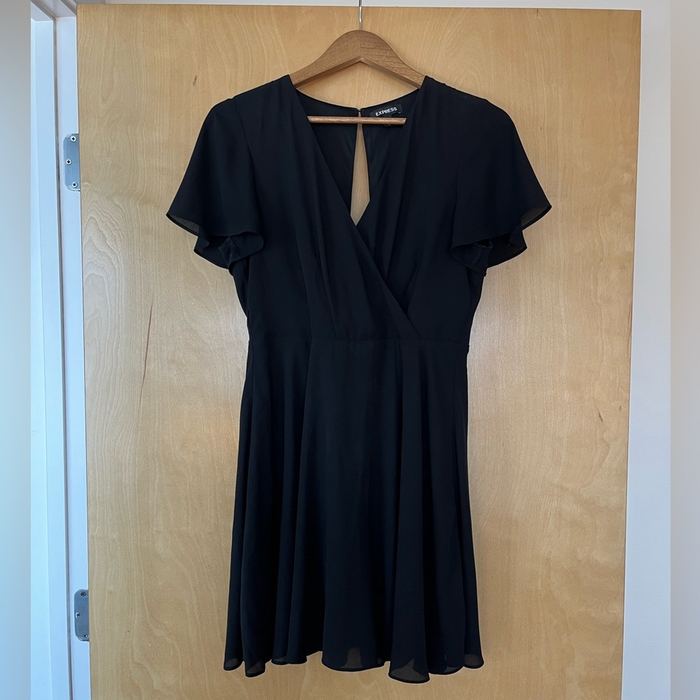 Express black chiffon flowy keyhole dress